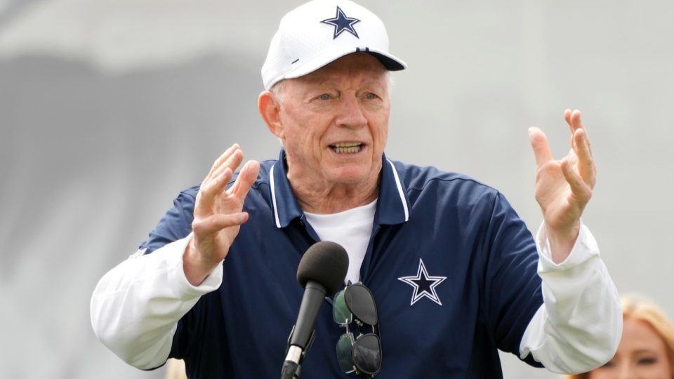 Cowboys' Jerry Jones sends warning to other NFC East teams