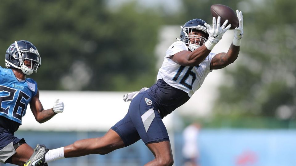Source: Titans WR Burks sustained sprained LCL