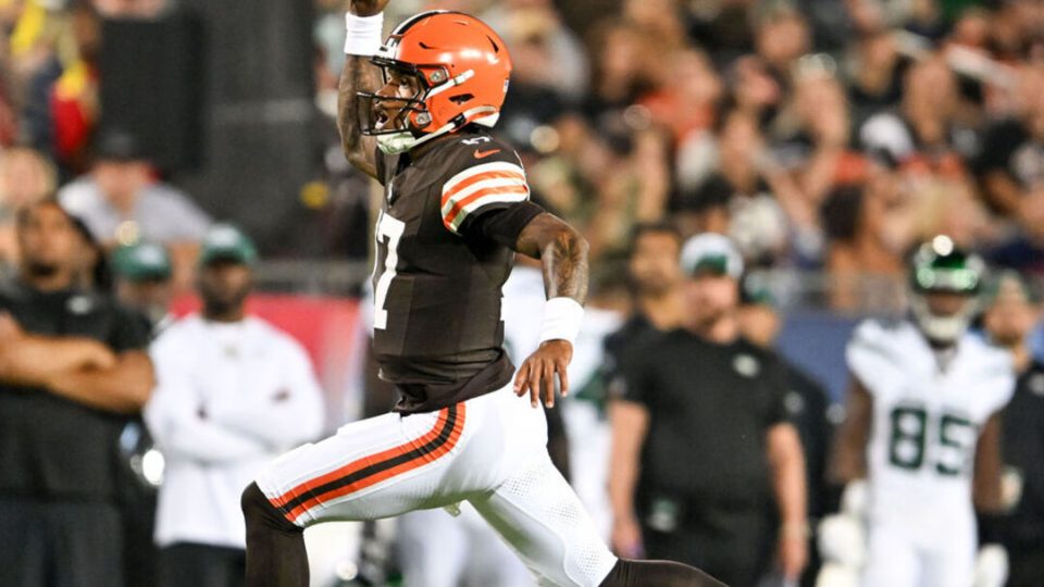 Lights out: Browns overcome Jets, stadium malfunction in HOF game