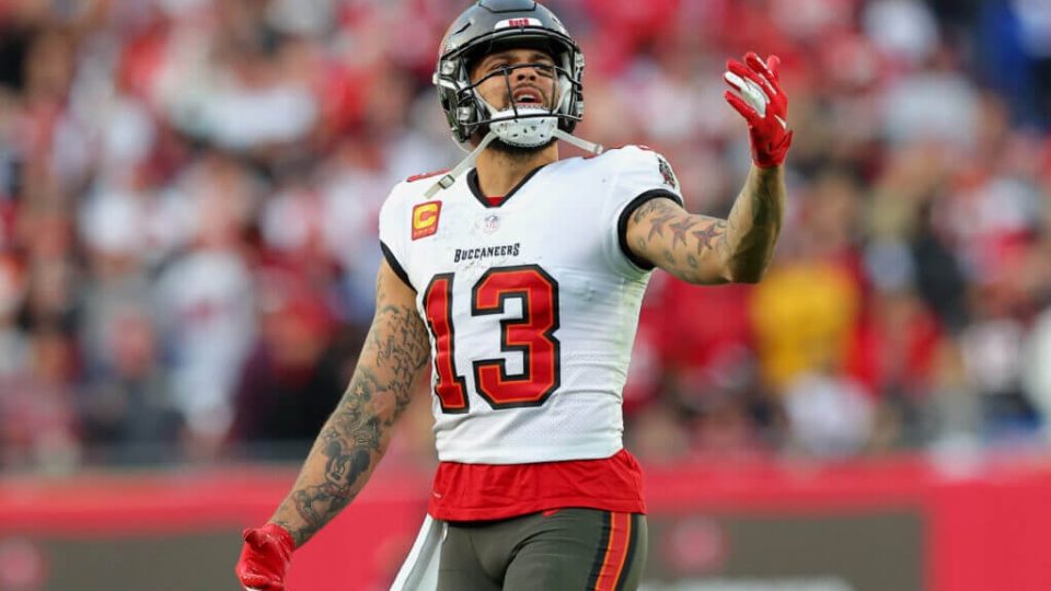 Buccaneers have no plans to offer Mike Evans contract extension at this time: Sources