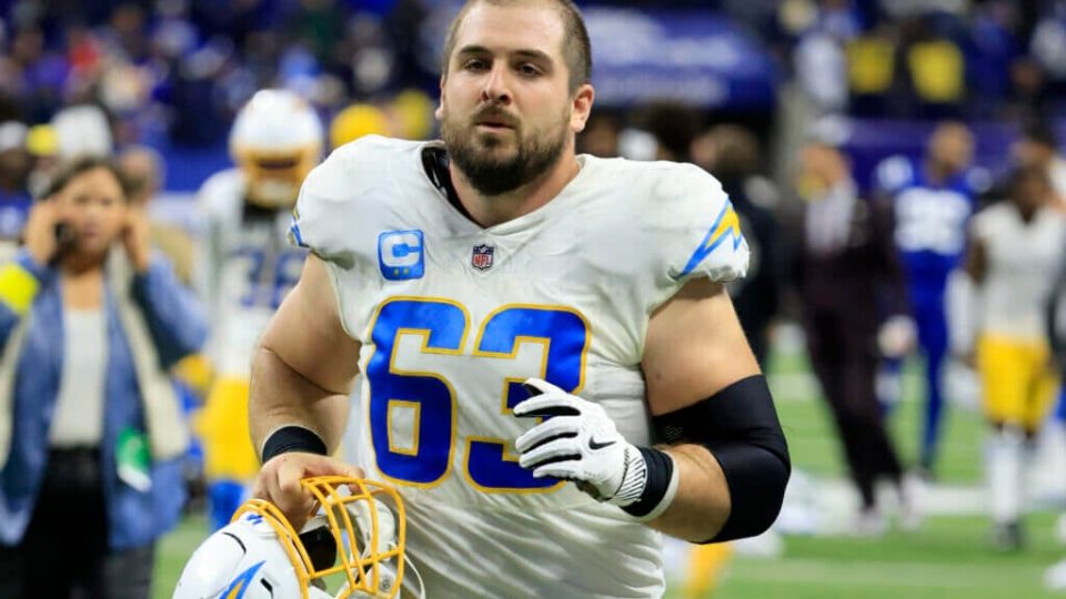 Chargers’ Corey Linsley to be placed on IR with non-emergent heart-related issue