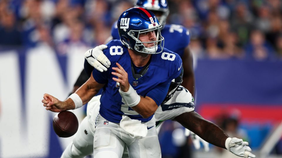Daniel Jones turnovers: Giants QB adds to gaudy career total in ugly 'Monday Night Football' performance