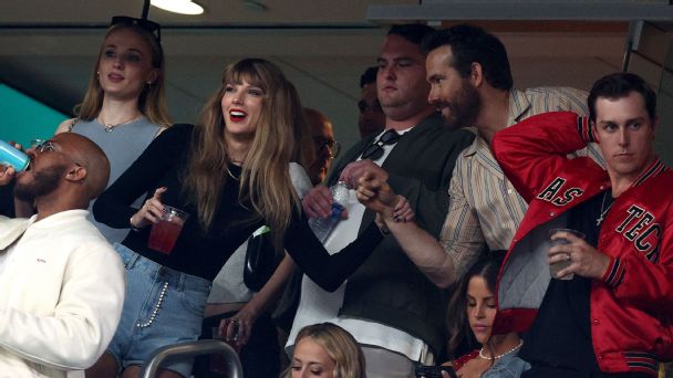 Taylor Swift, Blake Lively, Ryan Reynolds spotted at SNF in the Big Apple