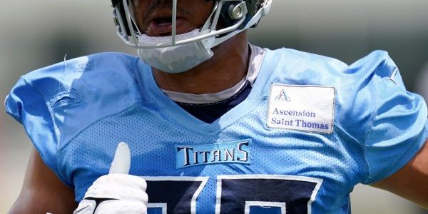 Report: Assault charge dropped for Titans' Weaver